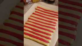 CANDY CANE COOKIES FOR CHRISTMAS | CHRISTMAS COOKIES AT HOME #shorts #christmas #cookies